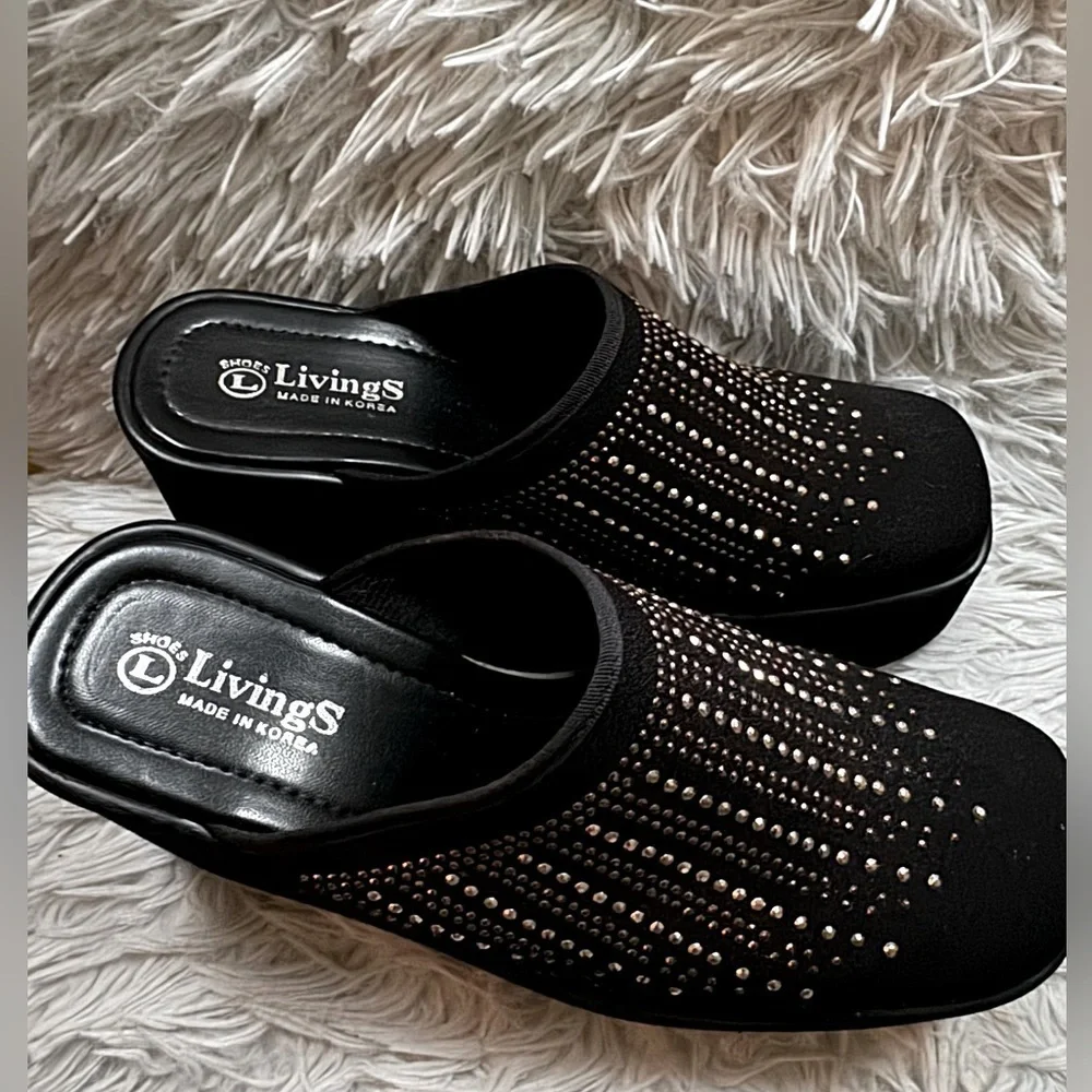 New RARE (Made in Korea) Black platform mules size 6-7 w/rose gold rhinestone.